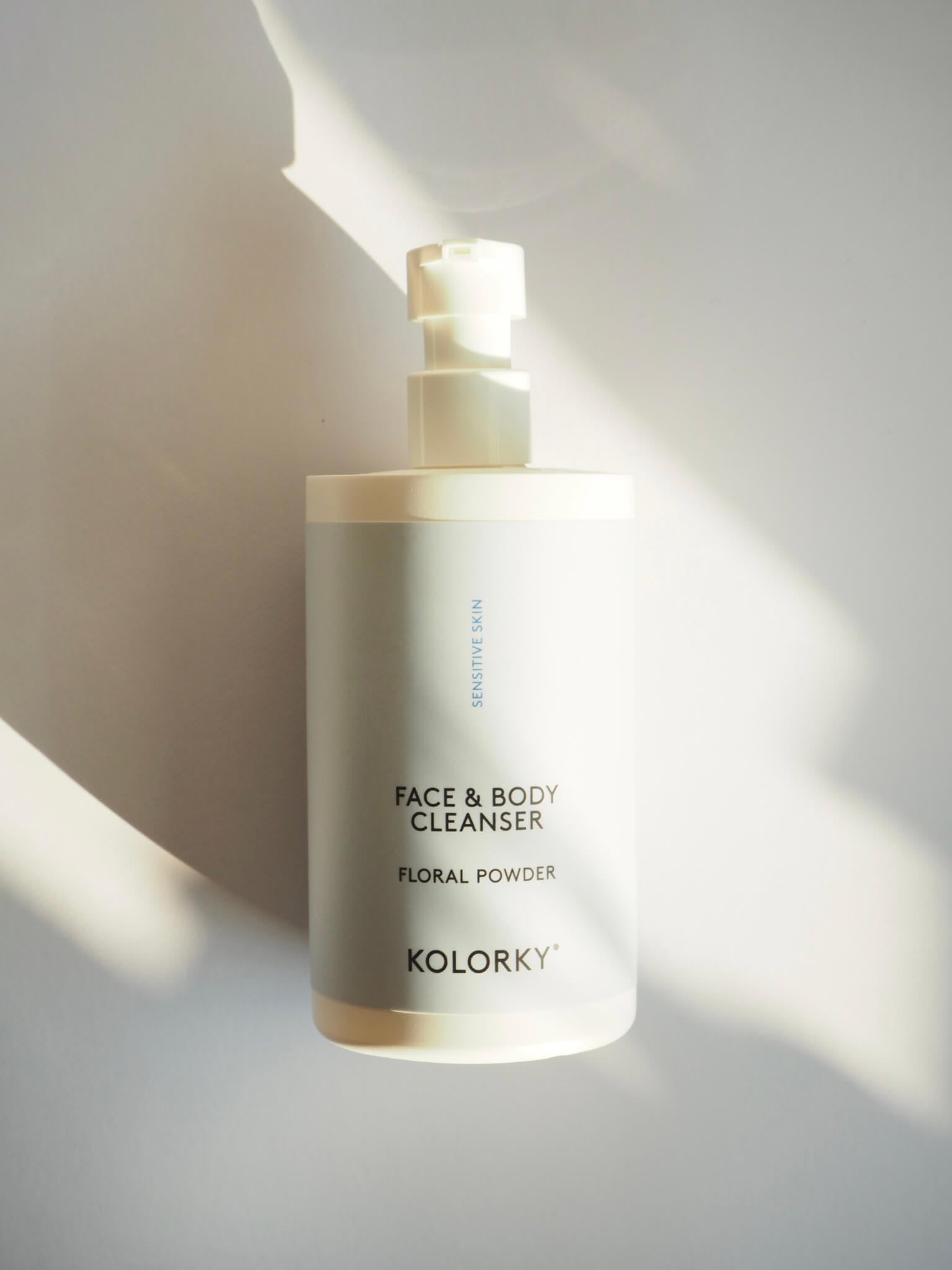 FACE & BODY CLEANSER, Floral Powder,  290 ml